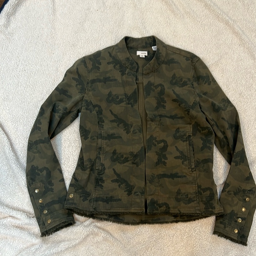 Ecru camouflage cotton jacket with gold accents. Size XS